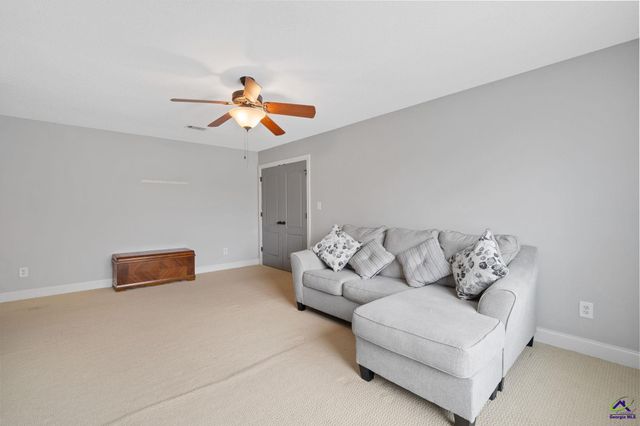 412 Arlington Falls Court, Bonaire, GA 31005