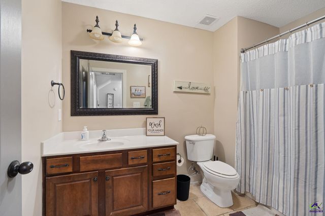 412 Arlington Falls Court, Bonaire, GA 31005