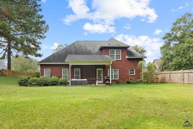 412 Arlington Falls Court, Bonaire, GA 31005