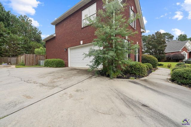 412 Arlington Falls Court, Bonaire, GA 31005