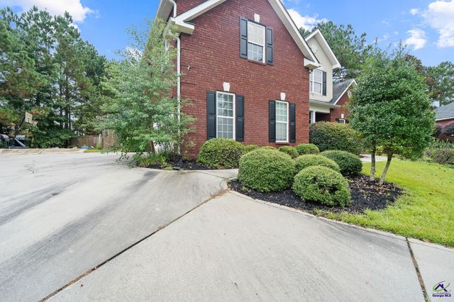 412 Arlington Falls Court, Bonaire, GA 31005