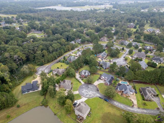 412 Arlington Falls Court, Bonaire, GA 31005