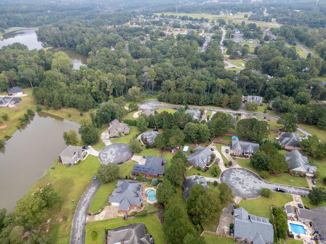 412 Arlington Falls Court, Bonaire, GA 31005