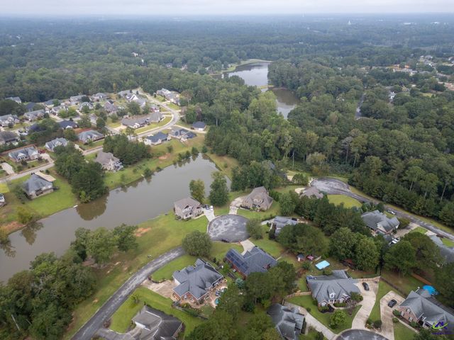 412 Arlington Falls Court, Bonaire, GA 31005