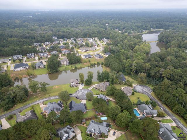 412 Arlington Falls Court, Bonaire, GA 31005