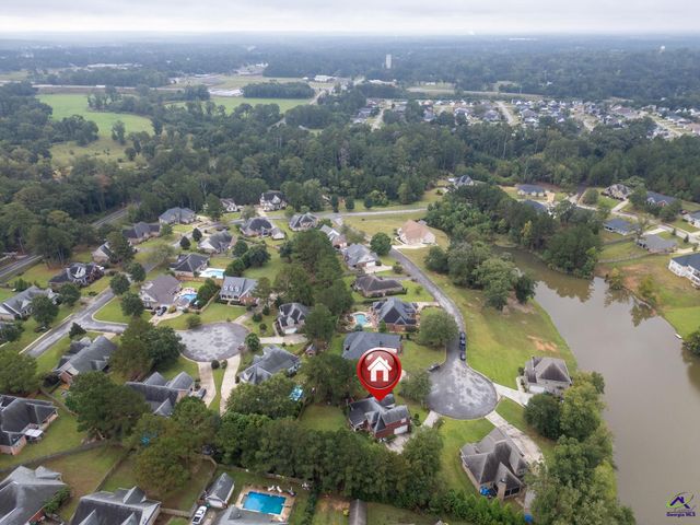 412 Arlington Falls Court, Bonaire, GA 31005