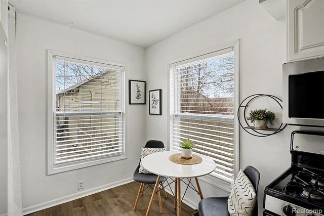 507 N Walnut Street, Fenton, MI 48430