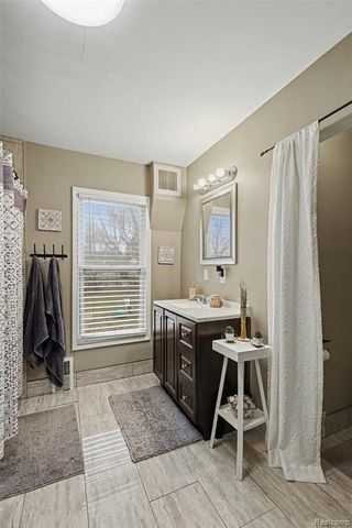 507 N Walnut Street, Fenton, MI 48430