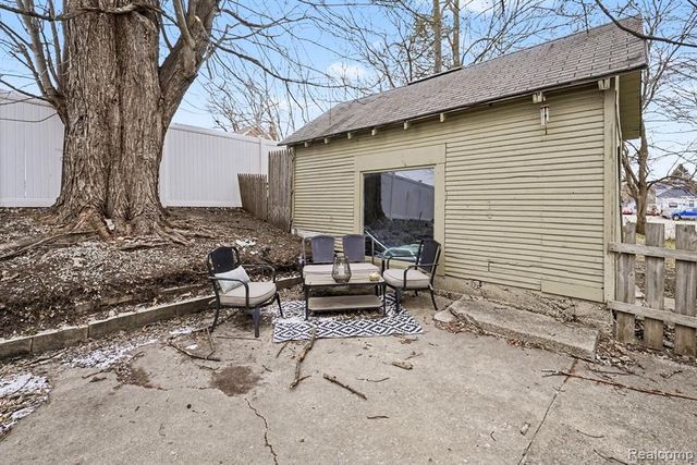 507 N Walnut Street, Fenton, MI 48430