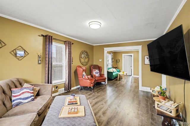 507 N Walnut Street, Fenton, MI 48430