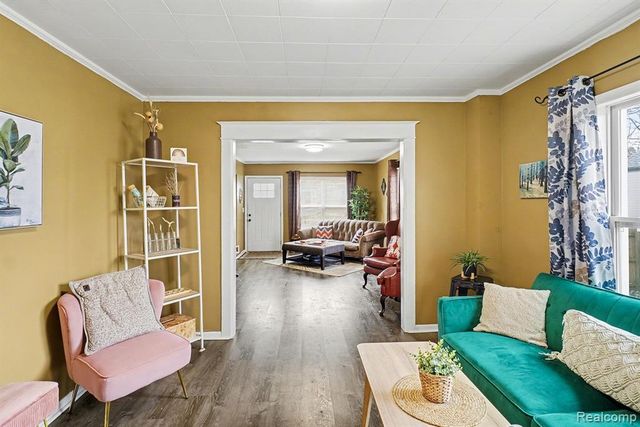 507 N Walnut Street, Fenton, MI 48430