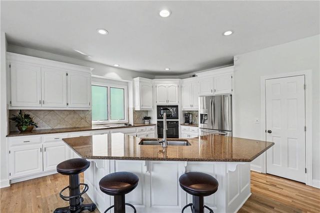 14131 Cody Street, Overland Park, KS 66221