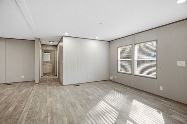 6 W Richfield Drive, Westminster, SC 29693