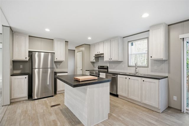 6 W Richfield Drive, Westminster, SC 29693