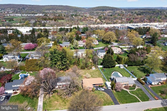 450 COLDSTREAM DR, Berwyn, PA 19312