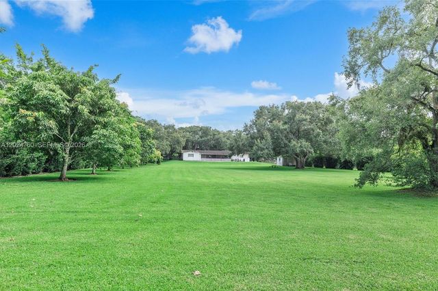 13821 Mustang Trl, Southwest Ranches, FL 33330