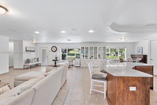 13821 Mustang Trl, Southwest Ranches, FL 33330