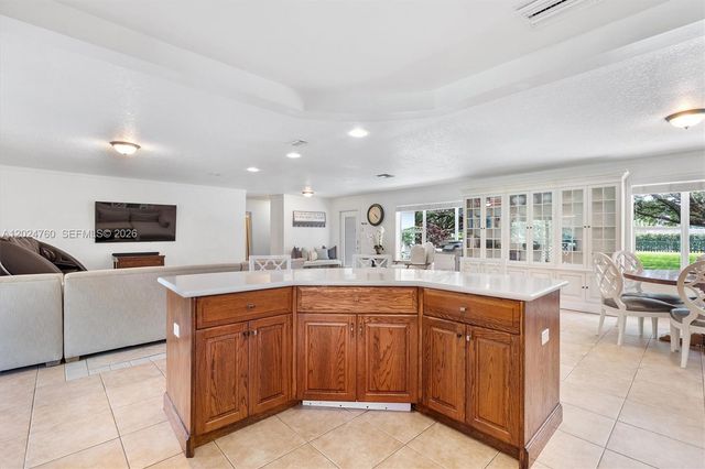 13821 Mustang Trl, Southwest Ranches, FL 33330