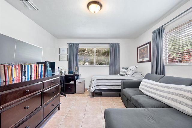 13821 Mustang Trl, Southwest Ranches, FL 33330