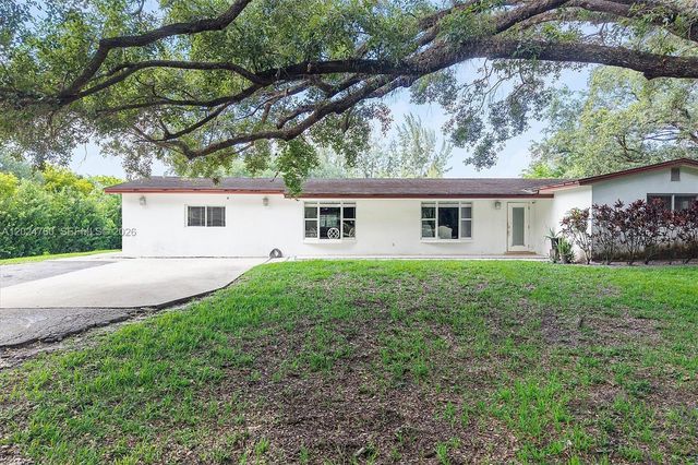 13821 Mustang Trl, Southwest Ranches, FL 33330