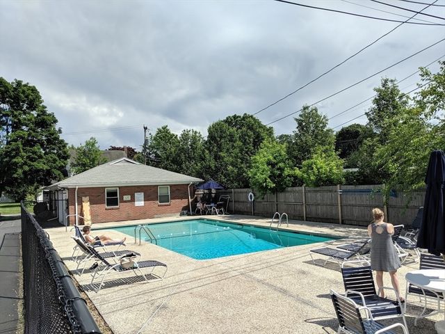 21 Warren 2-4, Waltham, MA 02453