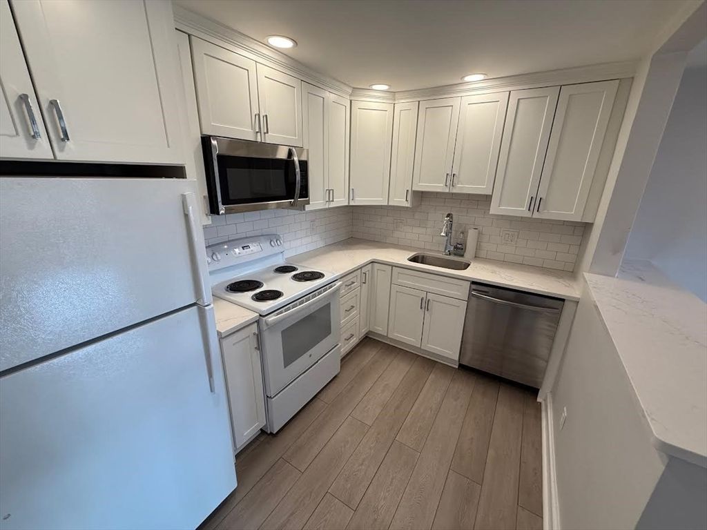 21 Warren 2-4, Waltham, MA 02453