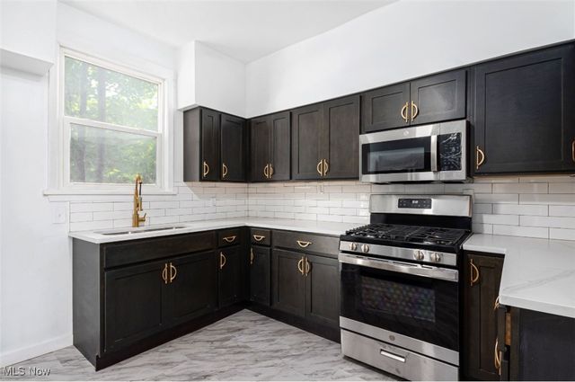 1229 Melbourne Road, East Cleveland, OH 44112