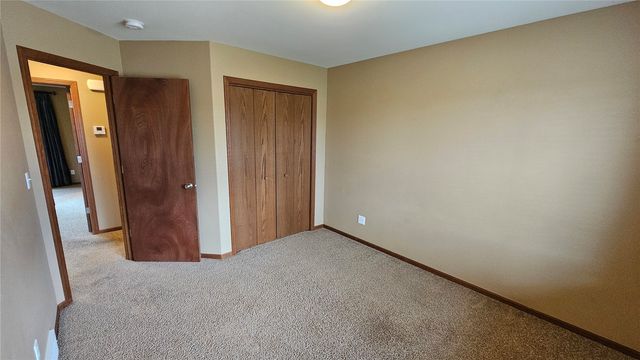 1975 49th Street, Marion, IA 52302