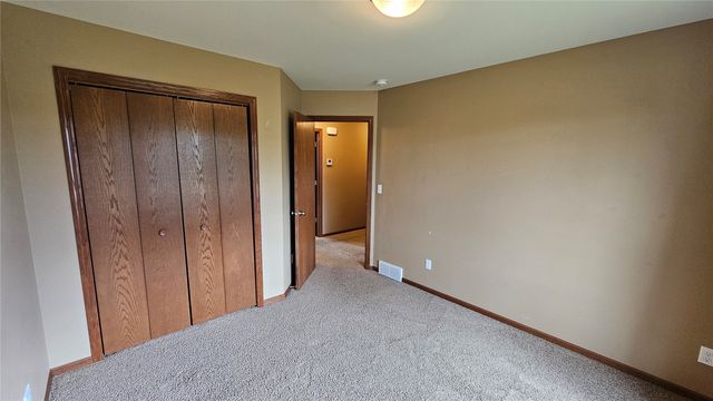 1975 49th Street, Marion, IA 52302