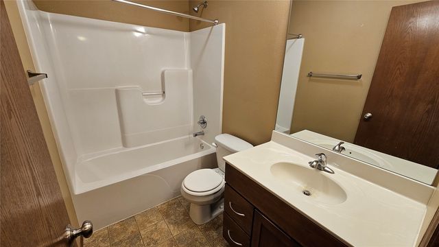 1975 49th Street, Marion, IA 52302