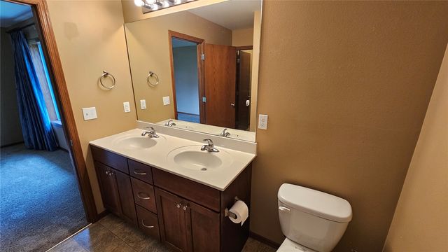 1975 49th Street, Marion, IA 52302