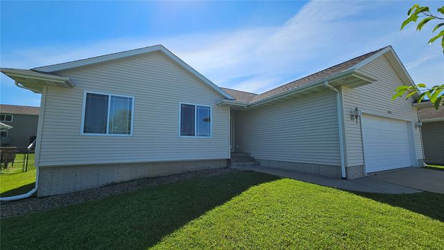 1975 49th Street, Marion, IA 52302