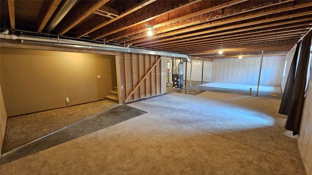 1975 49th Street, Marion, IA 52302