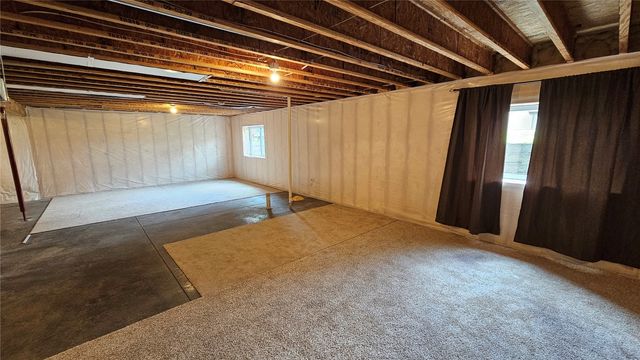 1975 49th Street, Marion, IA 52302
