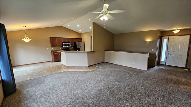 1975 49th Street, Marion, IA 52302