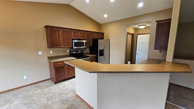1975 49th Street, Marion, IA 52302