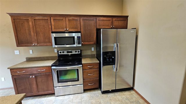 1975 49th Street, Marion, IA 52302