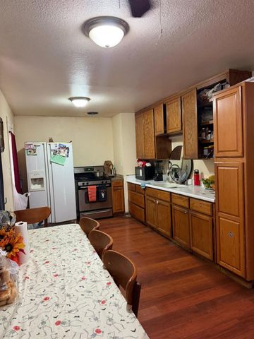571 U St, Rio Linda, CA 95673