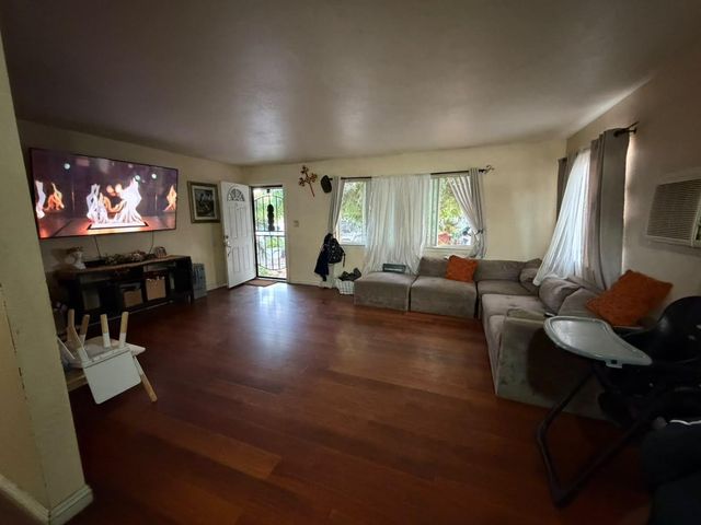 571 U St, Rio Linda, CA 95673
