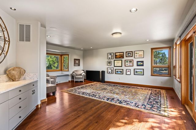 21725 Rickard Road, Bend, OR 97702