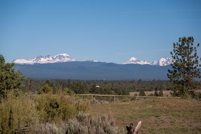 21725 Rickard Road, Bend, OR 97702