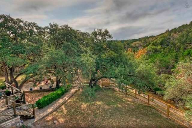 101 Arrowlake RD, Wimberley, TX 78676