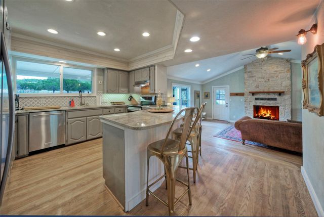 101 Arrowlake RD, Wimberley, TX 78676