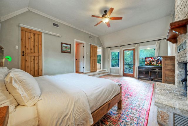 101 Arrowlake RD, Wimberley, TX 78676