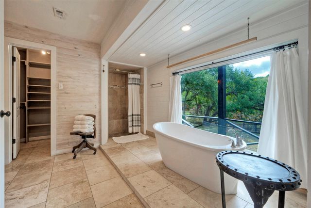 101 Arrowlake RD, Wimberley, TX 78676