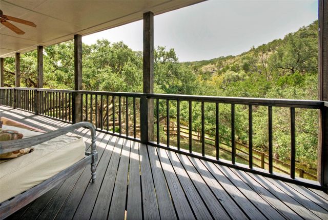 101 Arrowlake RD, Wimberley, TX 78676