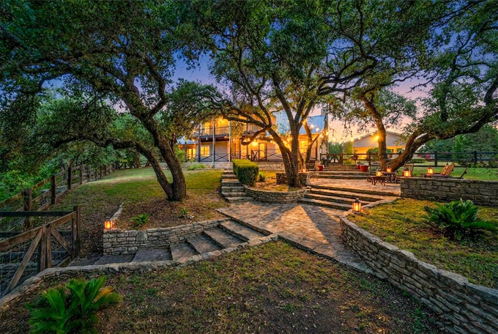 101 Arrowlake RD, Wimberley, TX 78676