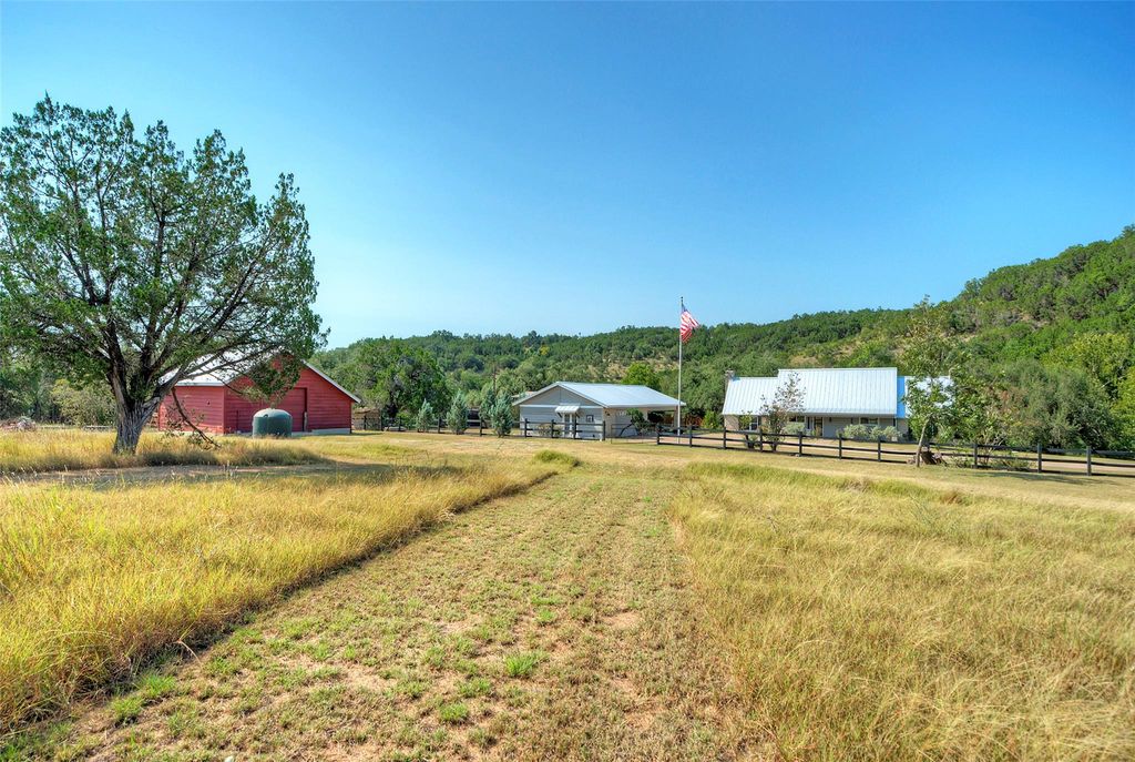 101 Arrowlake RD, Wimberley, TX 78676