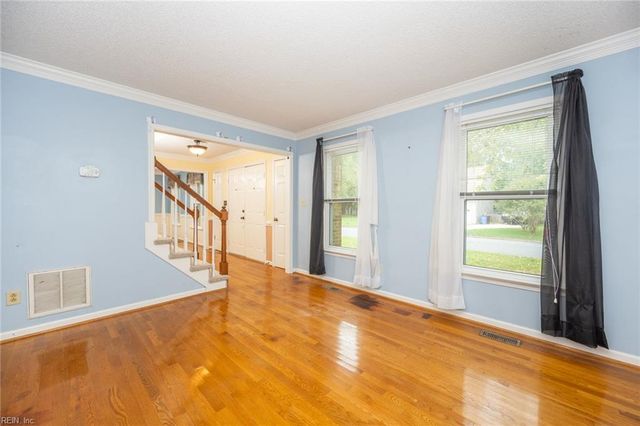 924 Fox Ridge TRL, Chesapeake, VA 23322