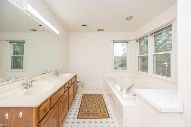 924 Fox Ridge TRL, Chesapeake, VA 23322